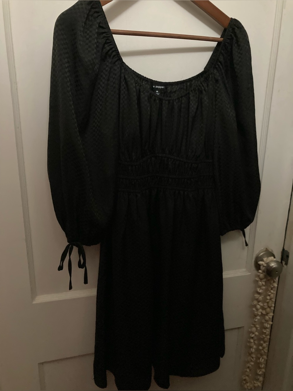 Blu Pepper medium EUC Black Puff Sleeve Midi Dress